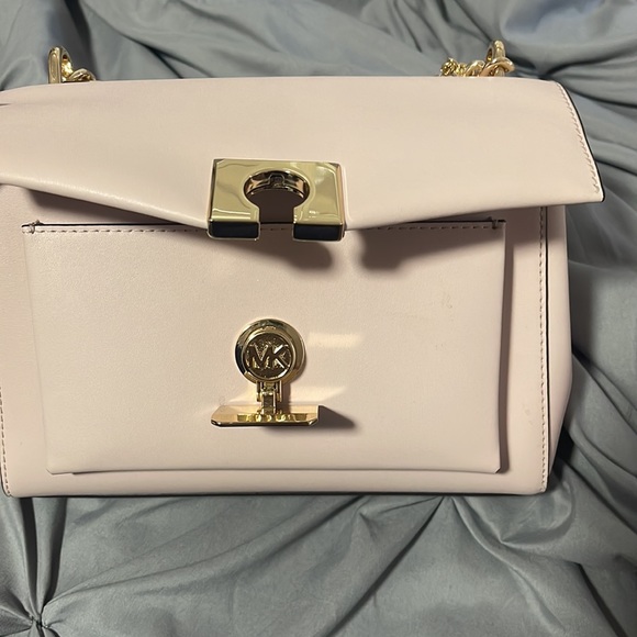 Michael Kors crossbody bag. - Picture 2 of 3